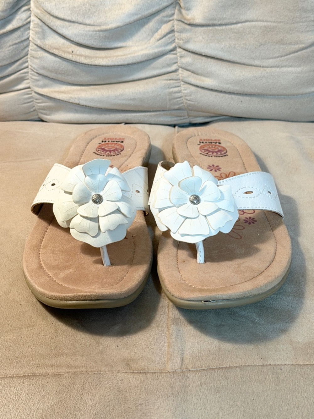 Earth Spirit Sandals - White -Women's  Size 10 - New without box